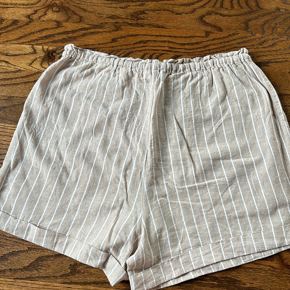CJLA Dune Linen Shorts - Picture 2 of 3